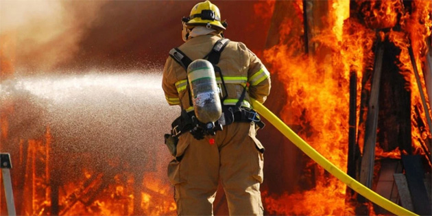 �ki ayr� b�lgede ��kan yang�n hasara neden oldu