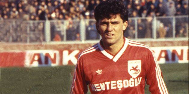 Mete Adan�r yar�n �l�m�n�n 37. y�l�nda kabri ba��nda an�lacak