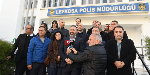 5 sendikac�ya 'kamu mal�na zarar' gerek�esiyle dava okundu