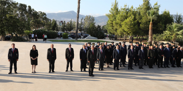 Dr. Faz�l K���k’�n An�t Mezar�’nda t�ren d�zenlendi