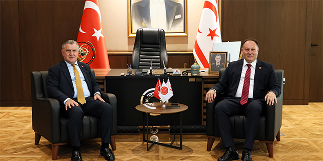 �zt�rkler, T�rkiye Spor Bakan� Bak’� kabul etti