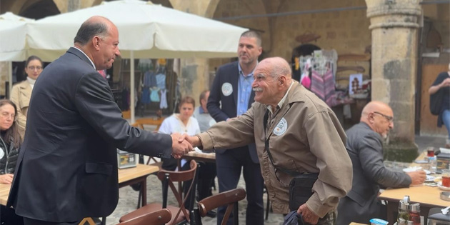 Din�y�rek, sa�l���na kavu�an Parkinson hastalar� ve sa�l�k ekibiyle bir araya geldi