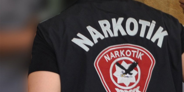 Lefko�a’da uyu�turucu bulundurmaktan 3 ki�i tutukland�