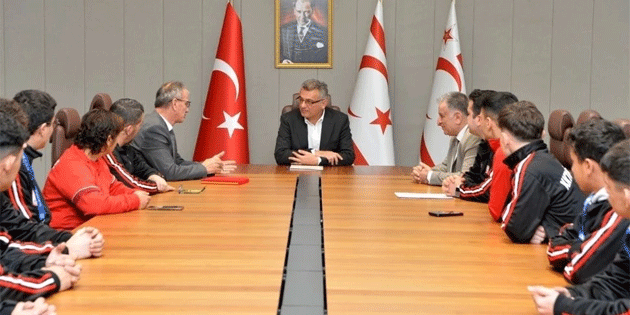 Tufan Erh�rman, G�re� Federasyonu heyetini kabul etti