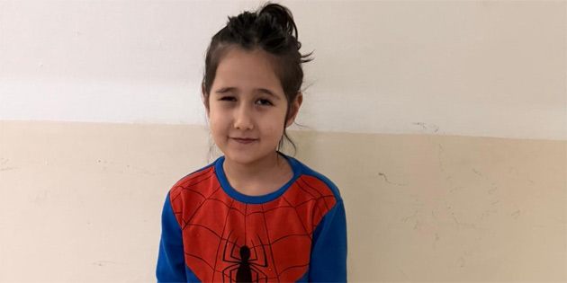 Polis, Girne'de bir markette yaln�z bulunan 7 ya��ndaki �ocu�un ailesini ar�yor