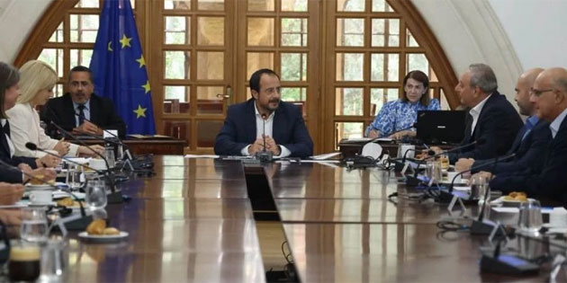 Rum Ulusal Konseyi’nde kritik K�br�s zirvesi: K�br�s denklemindeki “yeni unsurlar” ele al�nacak