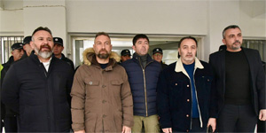 Kamuda yetkili sendikalar Maliye Bakanl��� �n�nde a��klama yapt�<