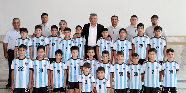 Erh�rman, Alayk�y Gen�lik ve Spor Kul�b� heyetini kabul etti
