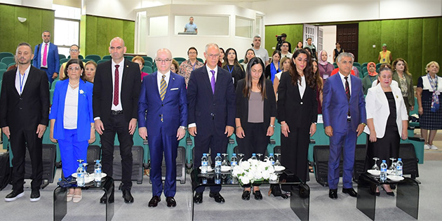 D�rd�nc� Uluslararas� Kad�n ve Ailenin G��lenmesi Sempozyumu DA�’de ba�lad�
