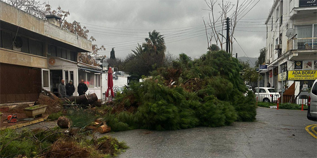 A��r� ya���lar Girne’de baz� b�lgelerde etkili oldu 