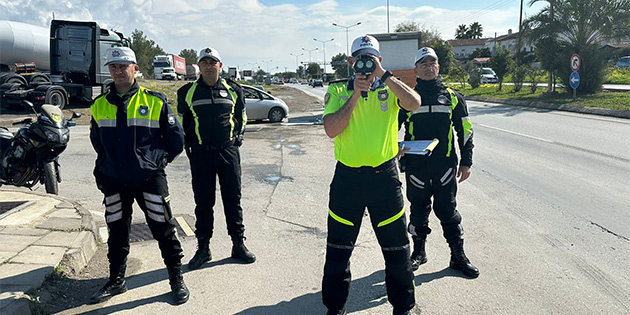 Trafik denetimlerinde 21 ara� trafikten men edildi