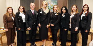 Nilden Bekta�, Erh�rman Bahar Esintileri Sanat Derne�i heyetiyle bir araya geldi