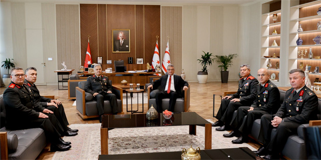 KOMUTANLARDAN CUMHURBAKANI’NA ZYARET 