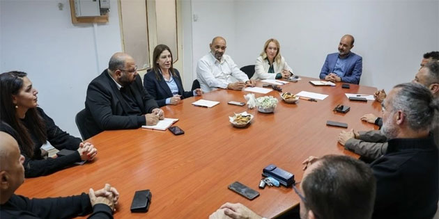 CTP ile KT�S heyetleri bir araya geldi