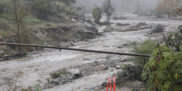 California'da olumsuz hava ko�ullar� nedeniyle �lenlerin say�s� 3'e y�kseldi 
