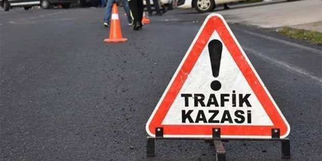 G�zelyurt-Girne yolunda kamyon otob�se �arpt�