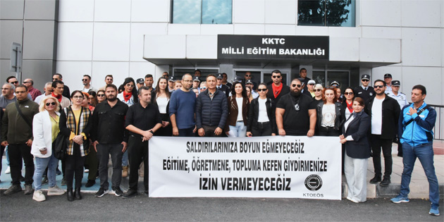 KTOES, haklarnda soruturma balatlan 33 retmenle birlikte Milli Eitim Bakanl nnde basn aklamas yapt