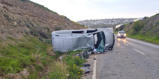 TRAF�K KAZASINDA �� K��� YARALANDI 