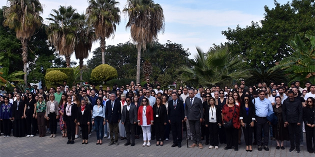 'Cumhuriyet Türk milletinin azminin, inancının ve kararlılığının simgesidir'