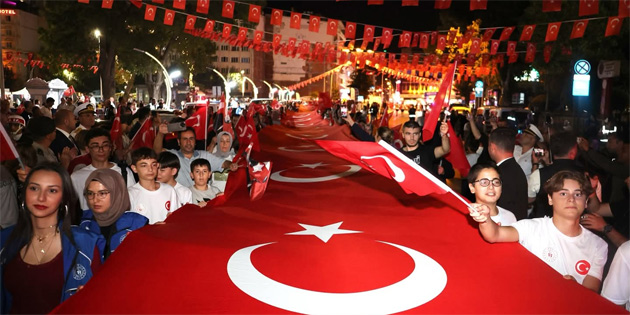 Hala Sultan lahiyat Koleji rencileri Zafer Bayram Fener Alay’na katld