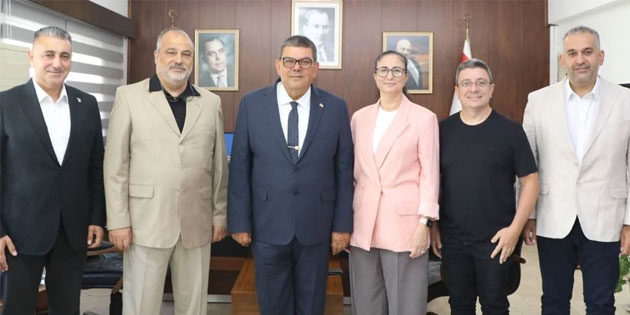 Berova, ��verenler Sendikas� heyetini kabul etti: �� d�nyas�n�n kar��la�t��� sorunlar konu�uldu