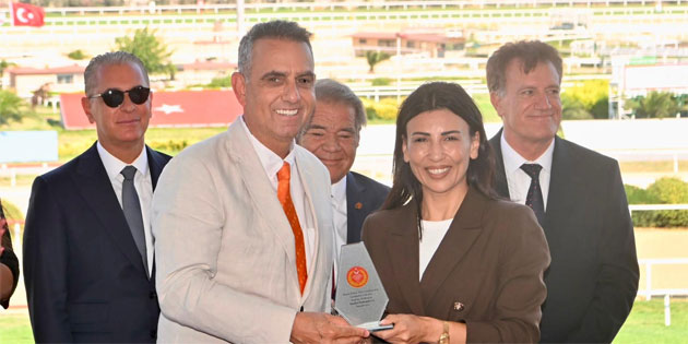 �zdenefe, �stanbul'da Cengiz Topel ve KKTC ko�ular�n� izledi