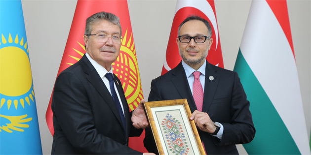 �stel, T�RKPA Genel Sekreteri Ramil Hasan ile bir araya geldi