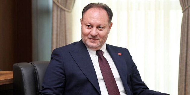 RUM KOMANDOLARA SESLEND: HAYAL KURMAYIN, BZ BURDAYIZ 