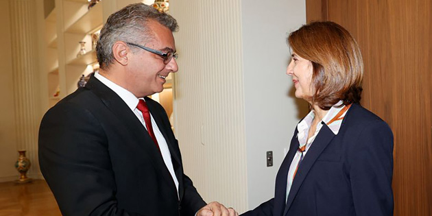 ERHRMAN BM TEMSLCSNE 4 MZAKERE ARTINI ANLATTI 