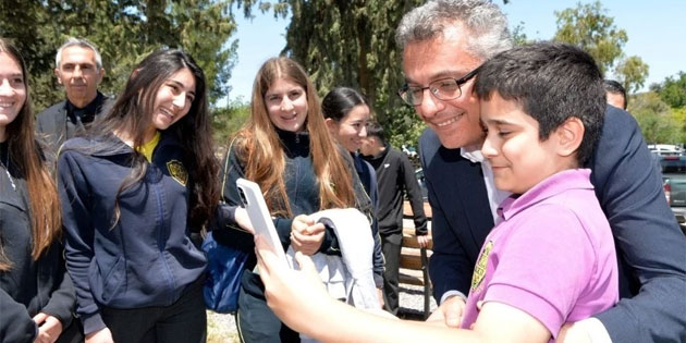 Cumhurba�kan� Erh�rman, Lefke'yi ziyaret etti: Yurtta�la g�ndeme ili�kin de�erlendirme yap�ld�