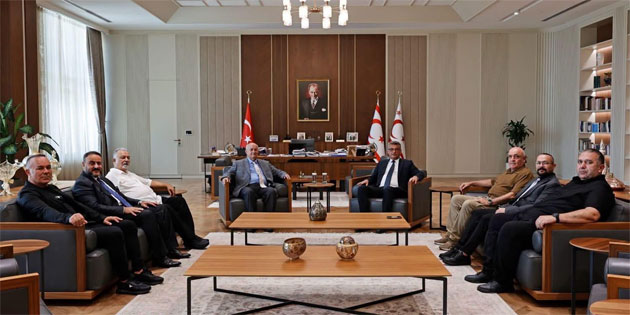 Erh�rman, Milli M�cadele Vakf� ba�kan� ve y�netim kurulu �yelerini kabul etti