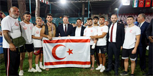 Meclis Ba�kan� �zt�rkler T�rk D�nyas� Uluslararas� Aba G�re�i Finallerini izledi