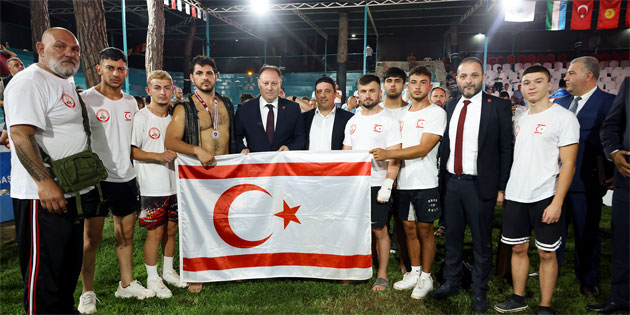 Meclis Ba�kan� �zt�rkler T�rk D�nyas� Uluslararas� Aba G�re�i Finallerini izledi