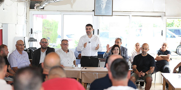 Aktun� Lefko�a'da baz� spor kul�plerini ziyaret etti