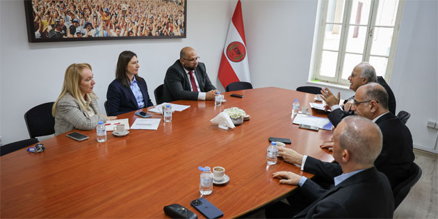 CTP Genel Ba�kan� �ncirli, Yetkili Muhasipler ve Denet�iler Enstit�s� heyetini kabul etti