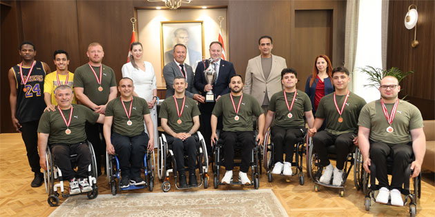 �zt�rkler: “Tekerlekli sandalyeli sporcular�n ba�ar�s� gurur kayna��m�z'