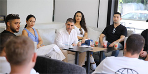 UBP LTB Ba�kan aday� Aktun�, gen�lerle bir araya geldi<