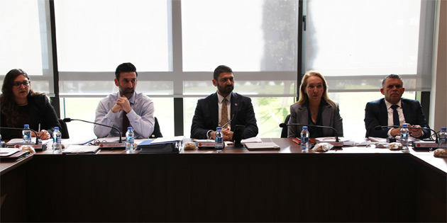 �dari, Kamu ve Sa�l�k ��leri Komitesi topland�