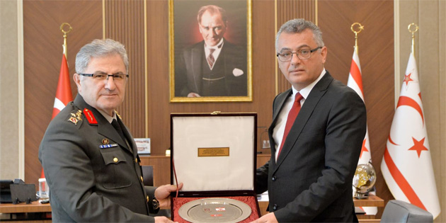 Erh�rman, Kara Kuvvetleri Komutan� Orgeneral Tokel'i kabul etti