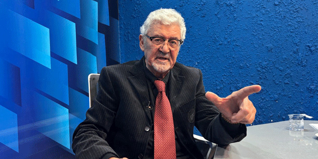 RUMLAR KEND�N� K��EYE SIKI�MI� OLARAK G�R�YOR 