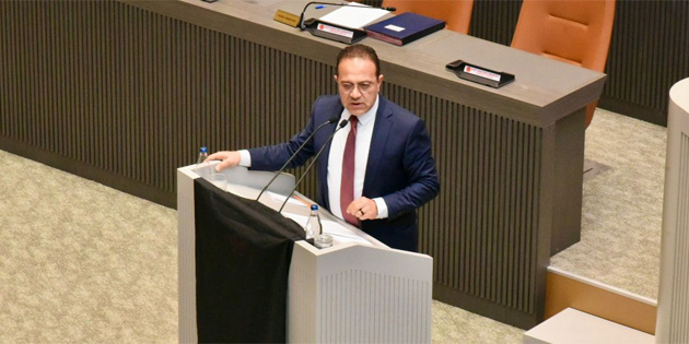 MECL�S TAR�H�NE KARA B�R LEKE! 