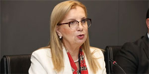 Resmiye Ero�lu Canaltay: Biz m�tevaz� durduk�a, Erhan Bey co�uyor, co�tuk�a yalanlar� s�ral�yor