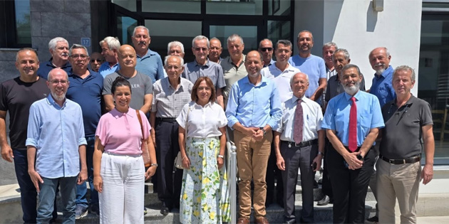 �zersay: “Liyakate dayal� bir devleti yeniden in�a etmeliyiz”