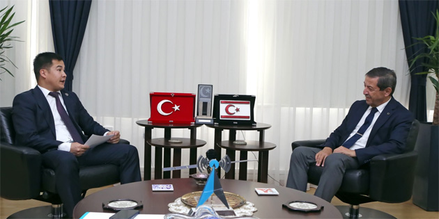 D��i�leri Bakan� Ertu�rulo�lu, T�RKPA heyetini kabul etti 
