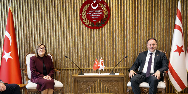 �zt�rkler: 'Bir halk� d�nyadan izole ederek bar��� tesis edemezsiniz'