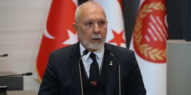 AKPINAR T�RK BAYRA�INA SALDIRIYA TEPK� G�STERD� 