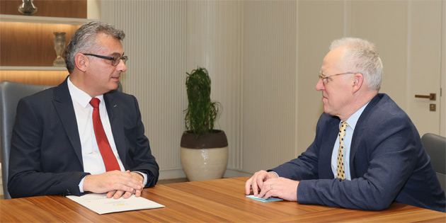 Erh�rman, Birle�ik Krall�k Y�ksek Komiseri Tatham’� kabul etti