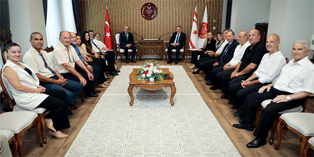 �zt�rkler:'Ne verilecek bir kar�� topra��m�z var, ne de Anavatan T�rkiye'nin garant�rl���n� tart���r�z'