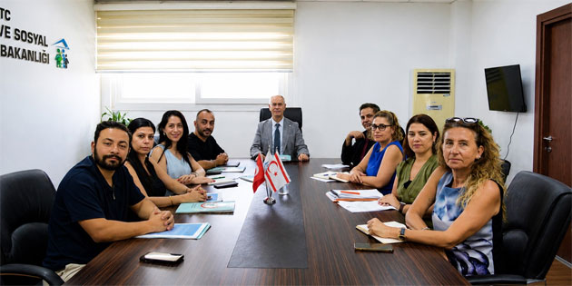 Hasipo�lu: “Eczac� yan�nda �al��anlara prim deste�i sa�lanacak”