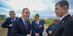 Harmanc� ve Tugay, Spor ve Karde�lik Park� alan�n� ziyaret etti